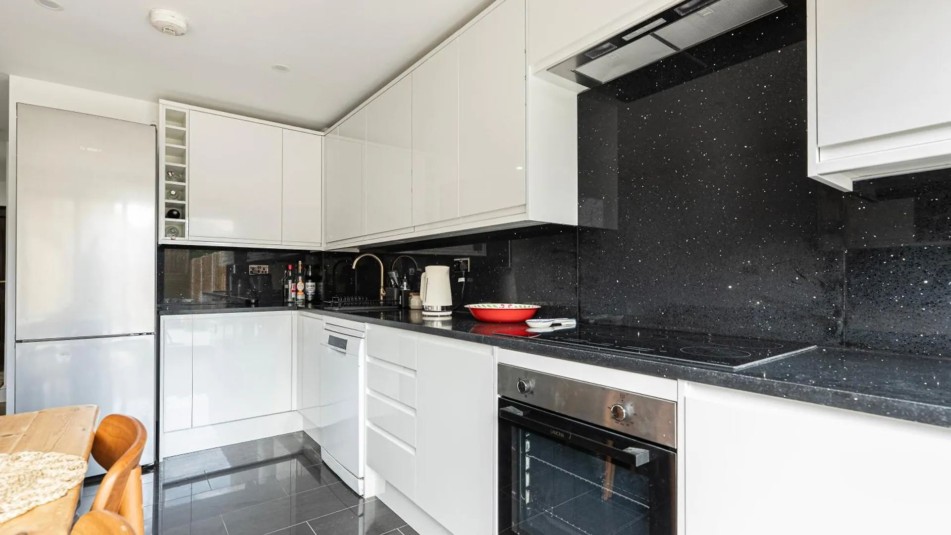 Holiday home Stylish 5Br Home In The Heart Of Spitalfields Walk To Brick Lane & Shoreditch London
