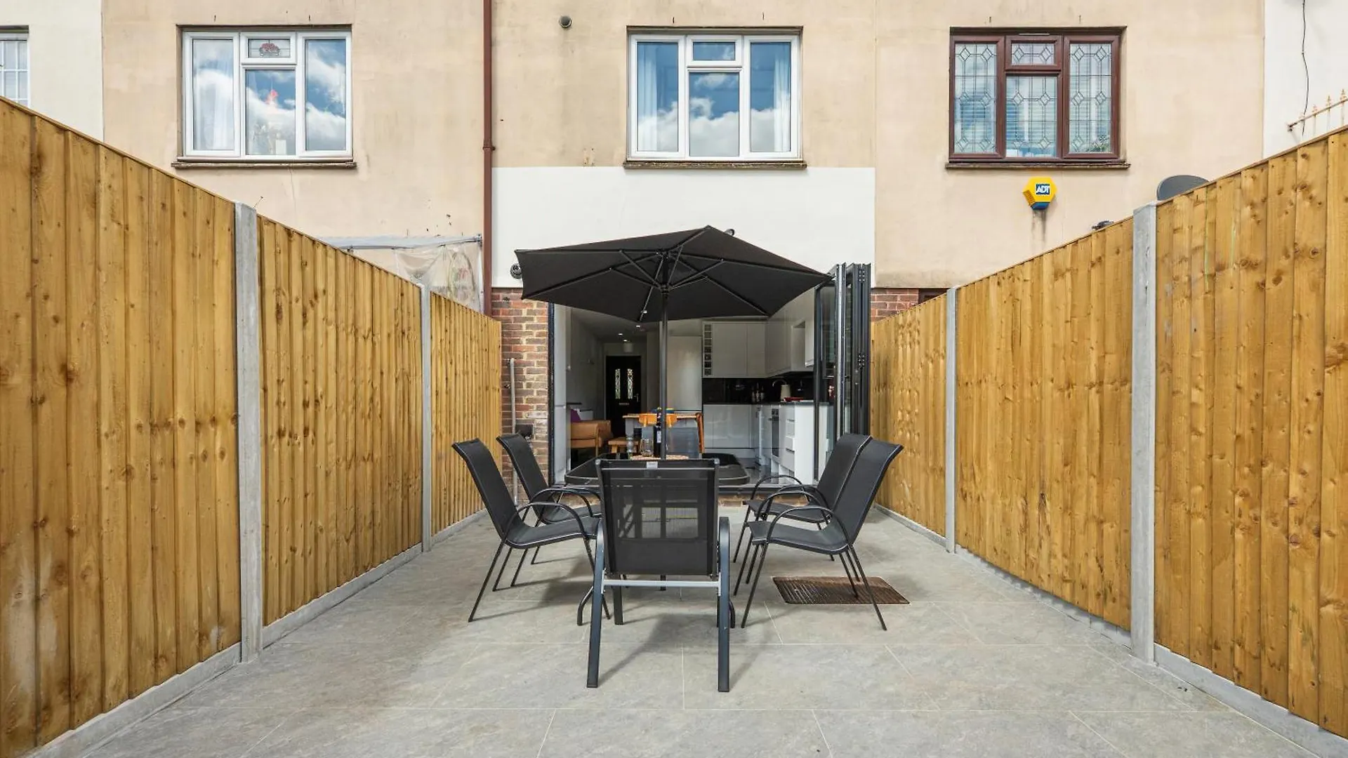 Holiday home Stylish 5Br Home In The Heart Of Spitalfields Walk To Brick Lane & Shoreditch London