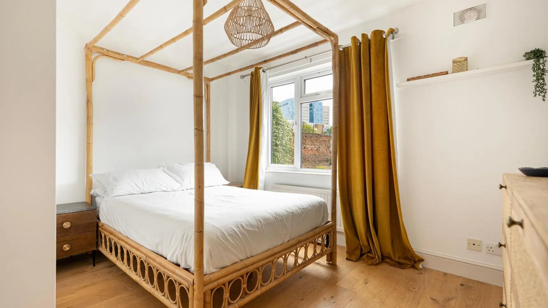 Holiday home Stylish 5Br Home In The Heart Of Spitalfields Walk To Brick Lane & Shoreditch London United Kingdom